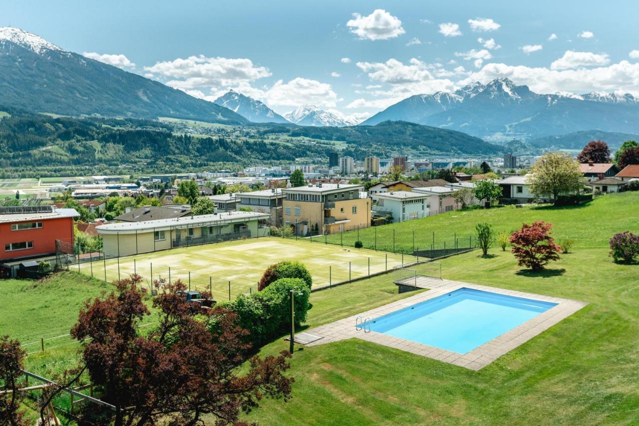 Hotel Huberhof Innsbruck Bagian luar foto